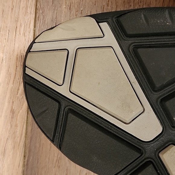 Vionic Men's Flip Flops Black, Gray and Silver size 10 - Picture 7 of 11